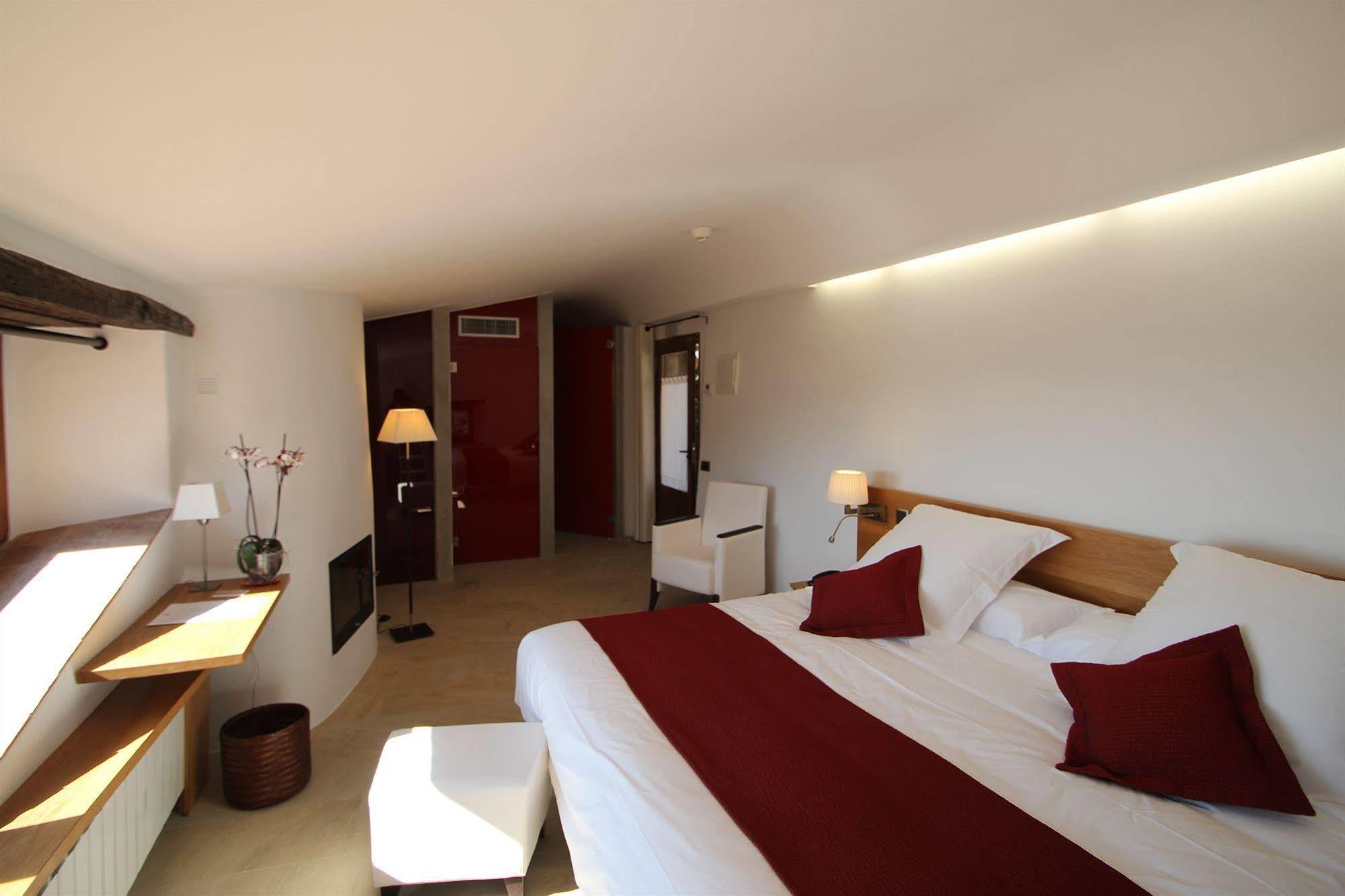 Hotel Can Cuch Cánoves Buitenkant foto