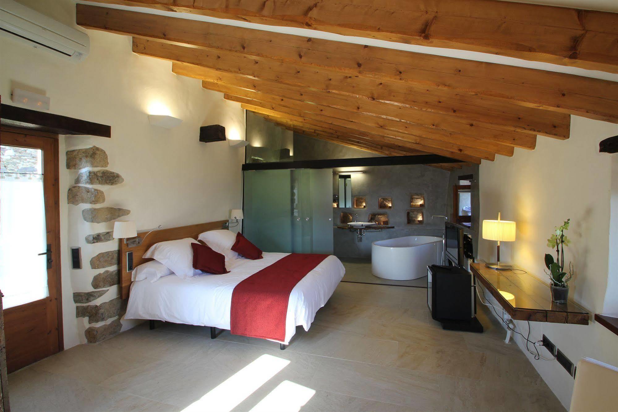 Hotel Can Cuch Cánoves Buitenkant foto