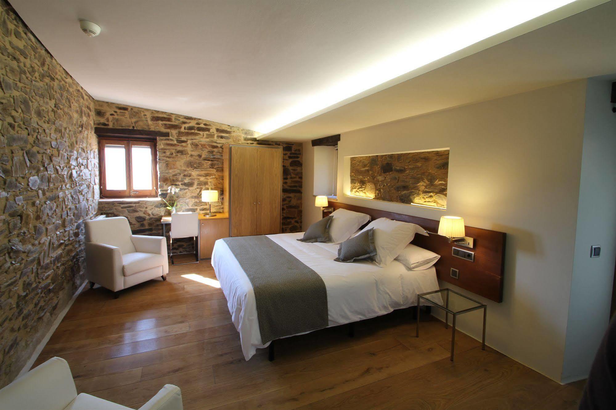 Hotel Can Cuch Cánoves Buitenkant foto